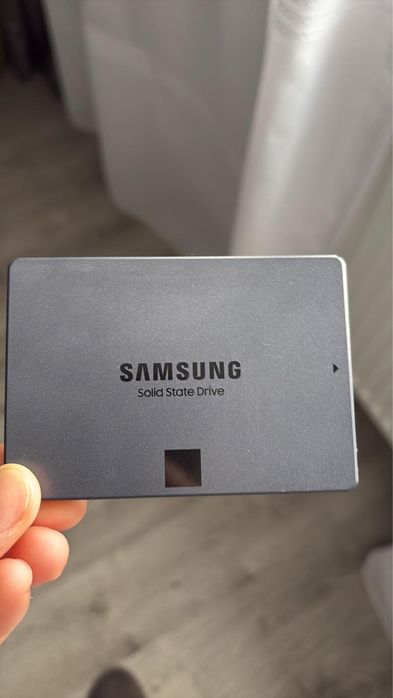 Samsung 870 QVO 4TB-SSD aproape nou(doar testat)