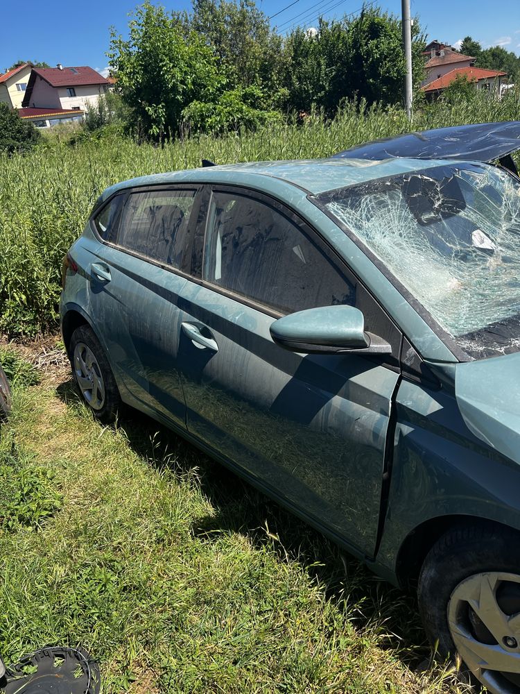 Hyundai i20 на части