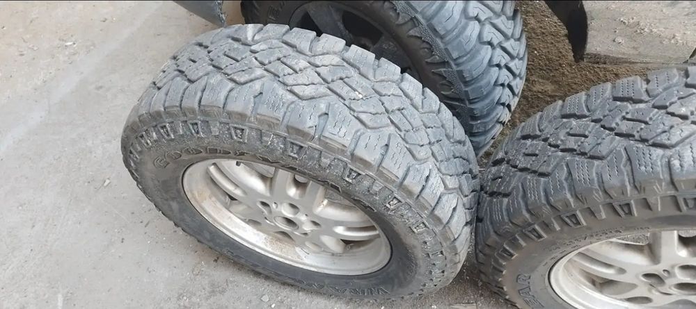 Гуми АТ с джанти