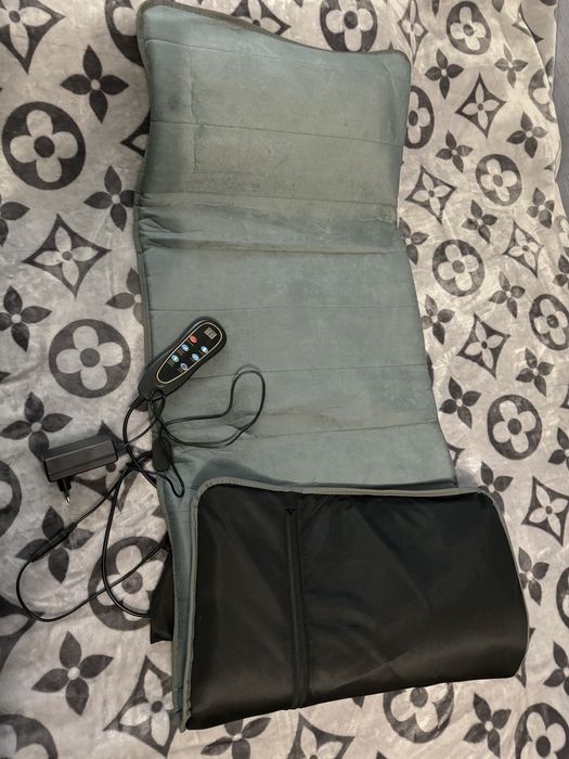 Массажный с подогревом матрас в машину на кресло