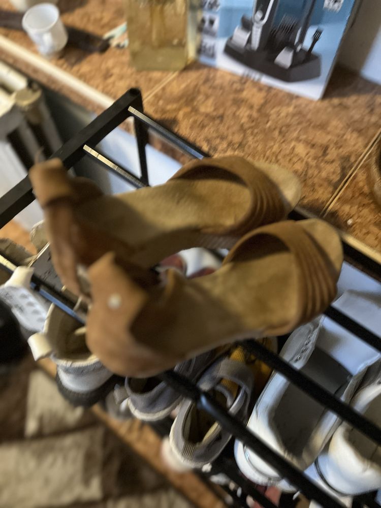 Сандали на Ugg, Сандали на планформа