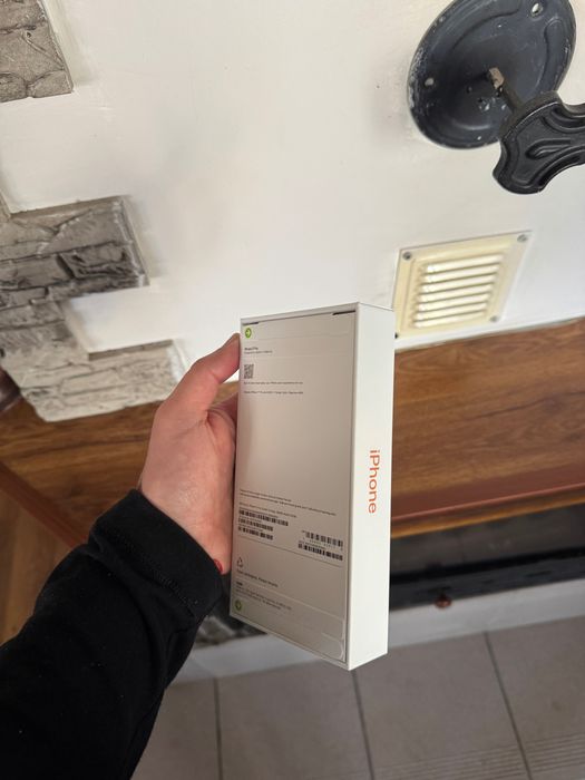 iPhone 17 Pro – 256GB (Cosmic Orange)