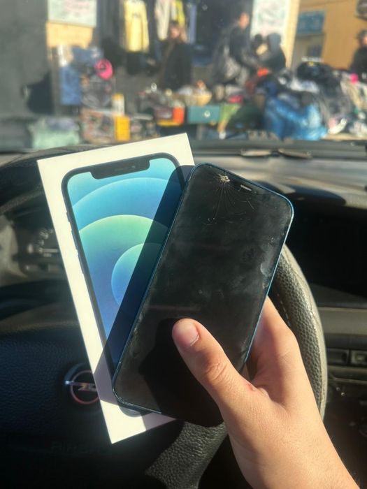 12 айфон продается