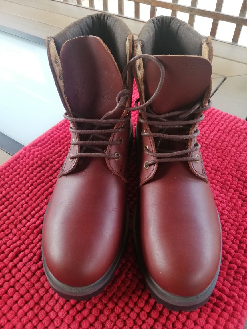 Bocanci noi Lander nr 44/45 piele