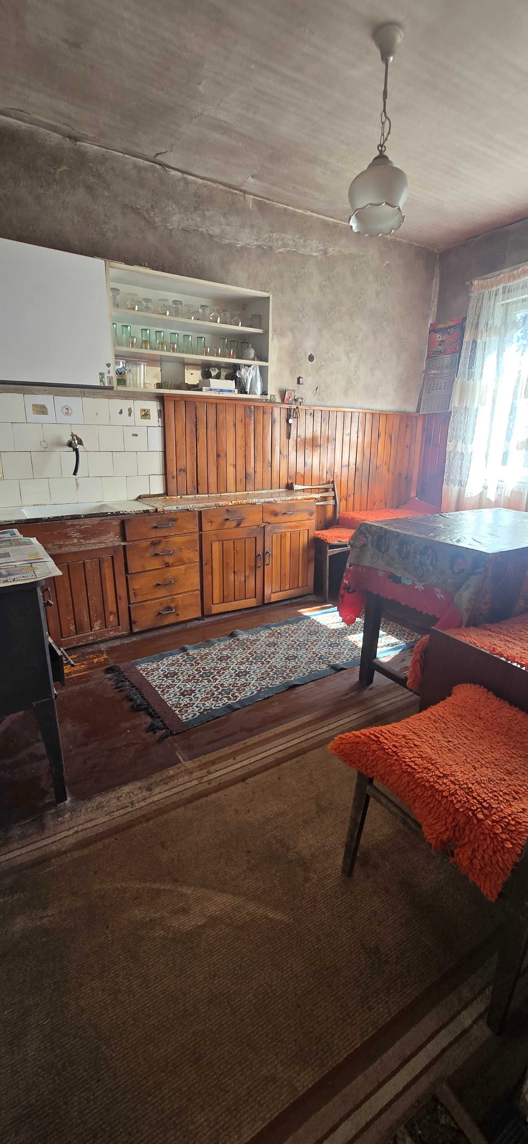 Продавам къща в с.Студена, обл.Перник