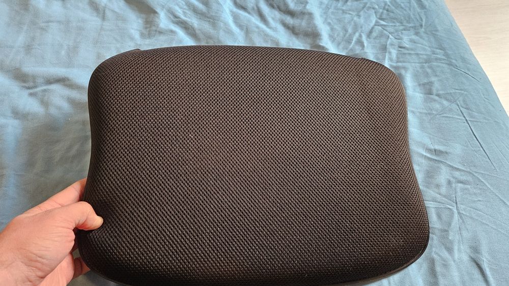 Stand laptop pentru pat thermaltake / placa aluminiu si perna picioare