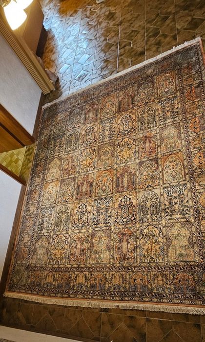 Истински ориенталски килим – естествена коприна, ръчна Изработка