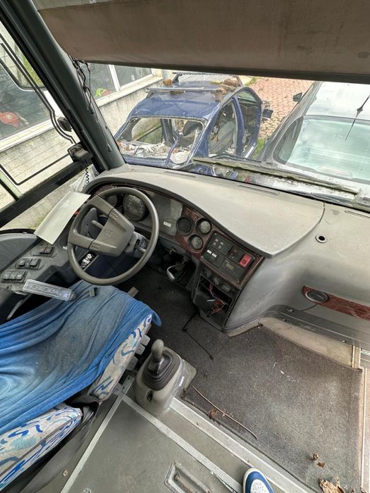 Isuzu turquoise Microbuz