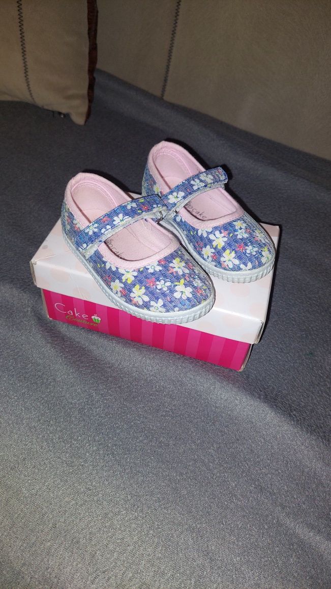 Детски обувки Cupcake 22номер + подарък
