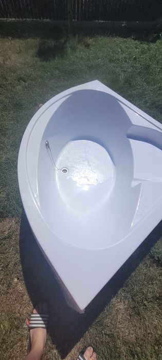 Vind cada pe colt de 140 pe 140