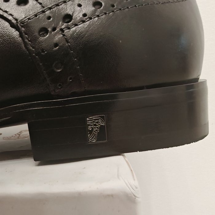Pantofi de piele Versace