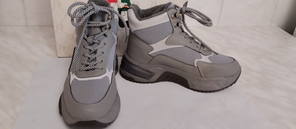 Кроссовки женские, демисезонные, утеплённые, р-р 37.