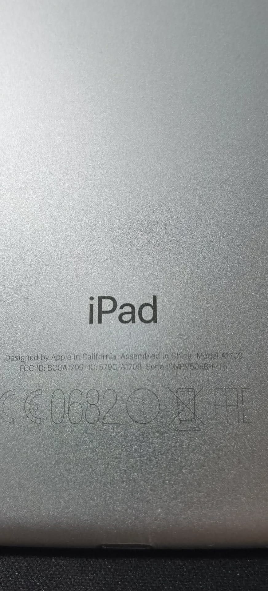 Schimb iPad Pro 10,5 inch 512 gb Wi-Fi + celular + stylus + husa flip