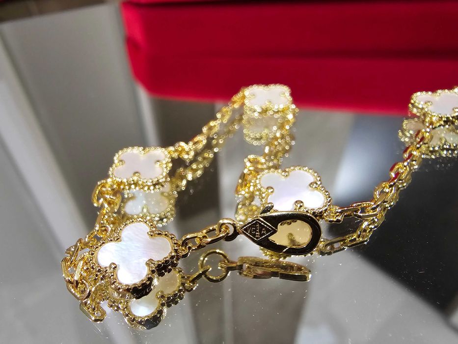 Van Cleef & Arpels VCA Gold Mother 5 Sweet Alhambra Дамска Гривна
