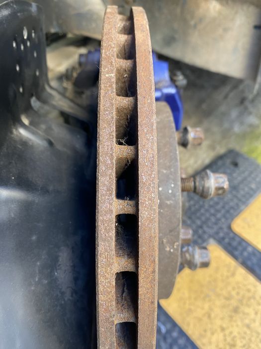 Брембо спирачни апарати за бмв е46