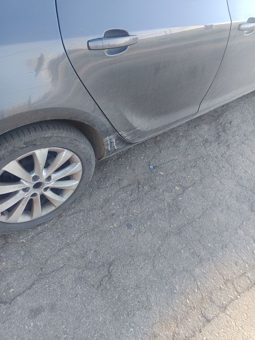 Vând Opel Astra j 2012