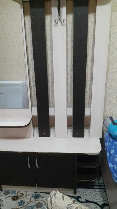 Вешалка в прихожую коридора