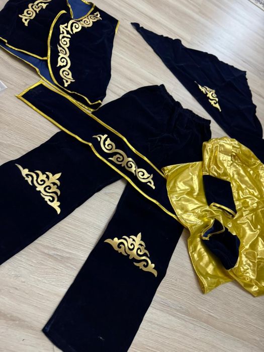 Костюм пират, наполеон, национальный костюм и супер герой