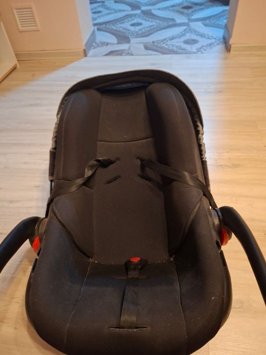 Scoică auto utilizata cu mâner reglabil