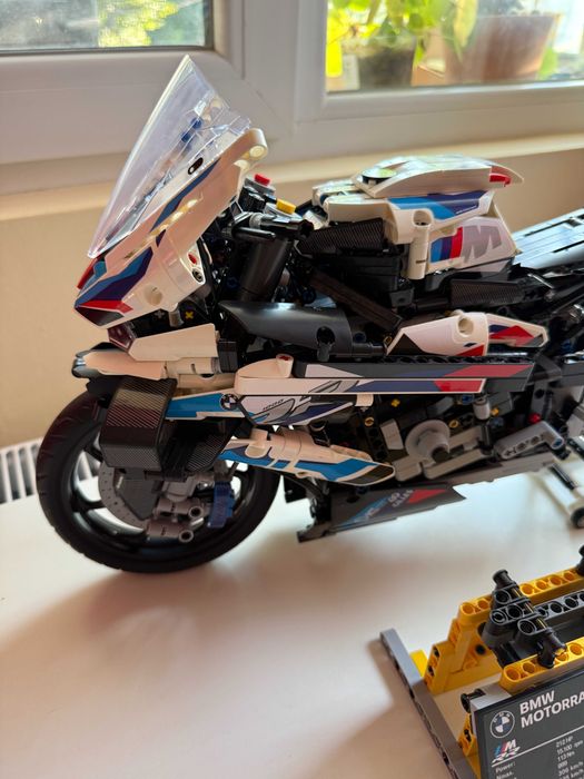 LEGO® Technic 42130 - BMW M 1000 RR