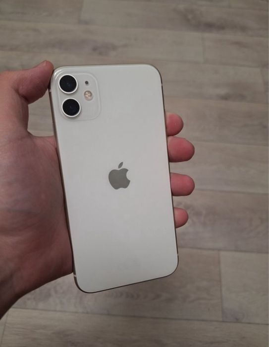 Айфон 11.