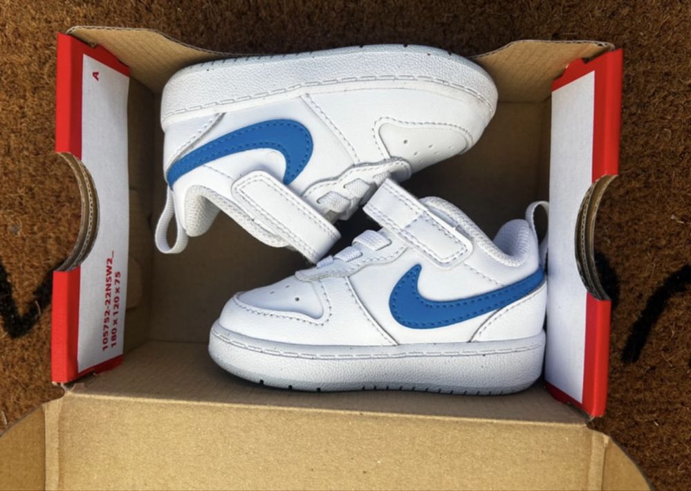 Adidasi nike bebe 19,5