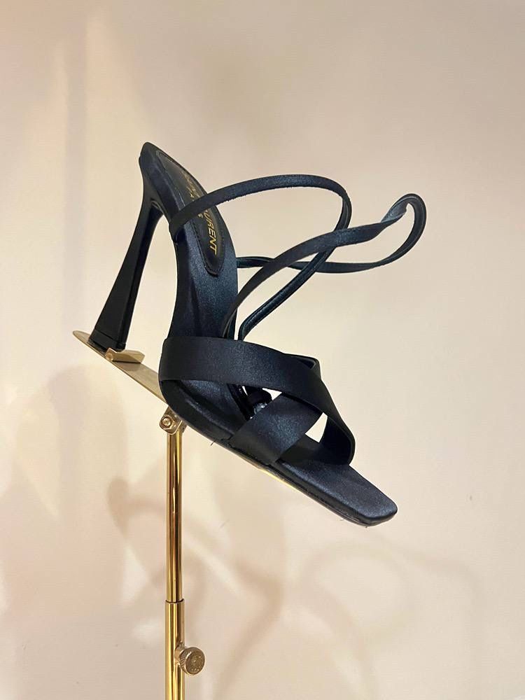Pantofi Saint Laurent