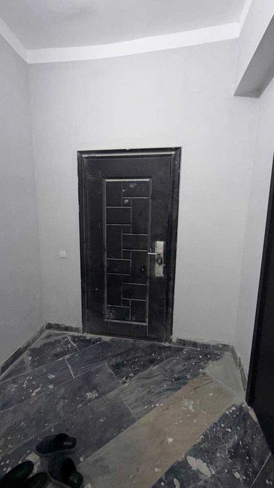 81м2 2хоналик, 3 хона килса булади (центр 2-мактаб)