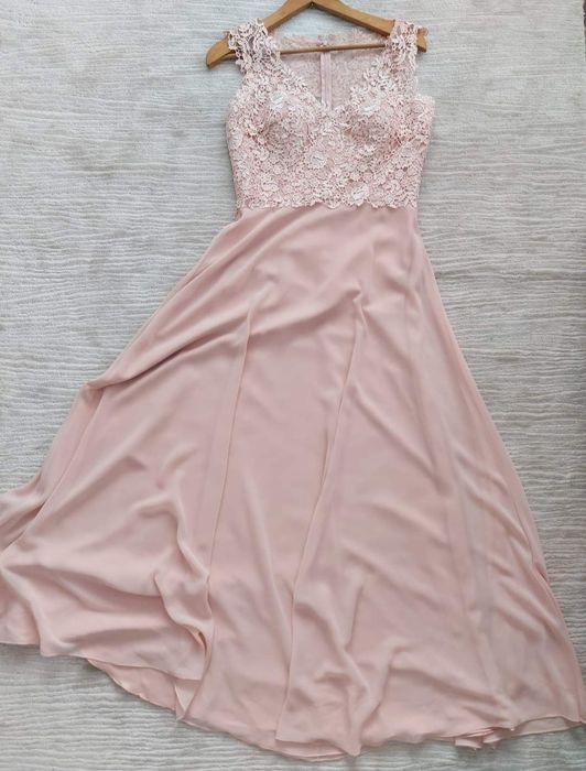 Розова официална рокля с дантела и шифон LAONA