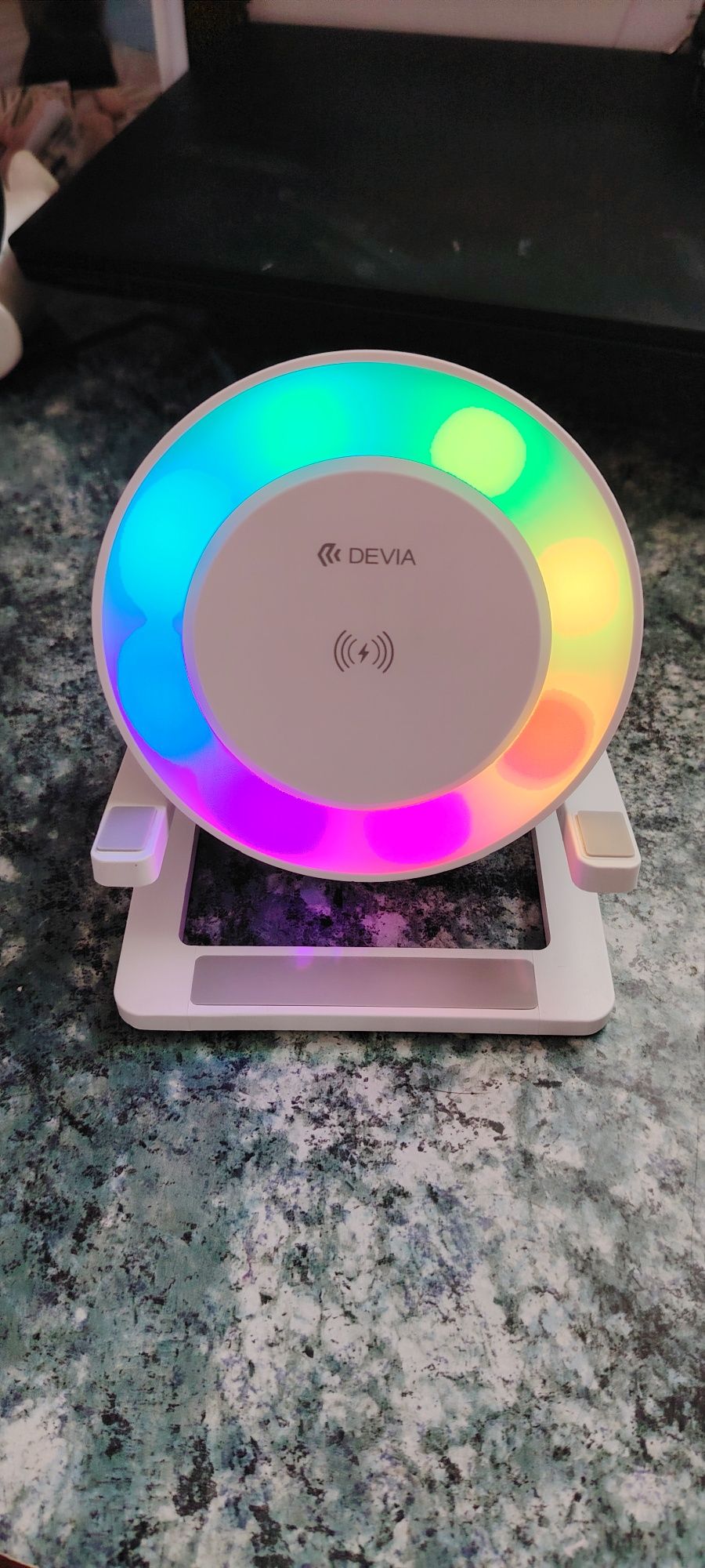 Bluetooth колонка с безжично зарядно Devia IM3