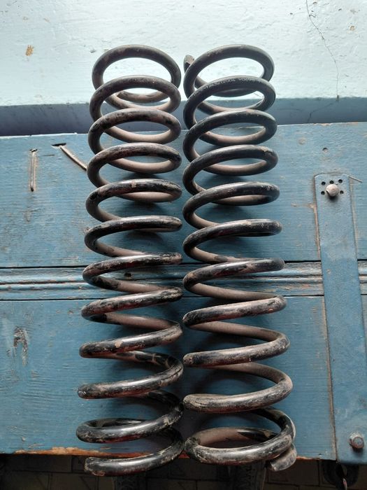 Продам пружины на Мерседес 124, передние