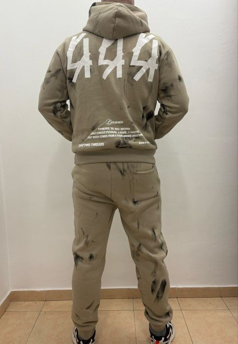 Мъжки Компелкт 444