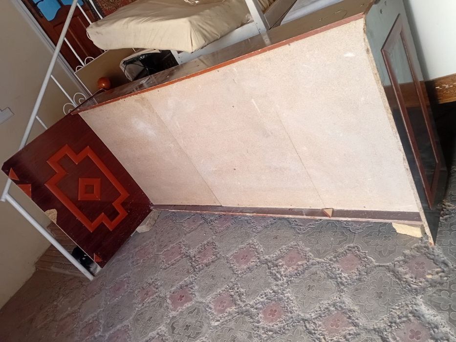 Kravat sotiladi 250 ming