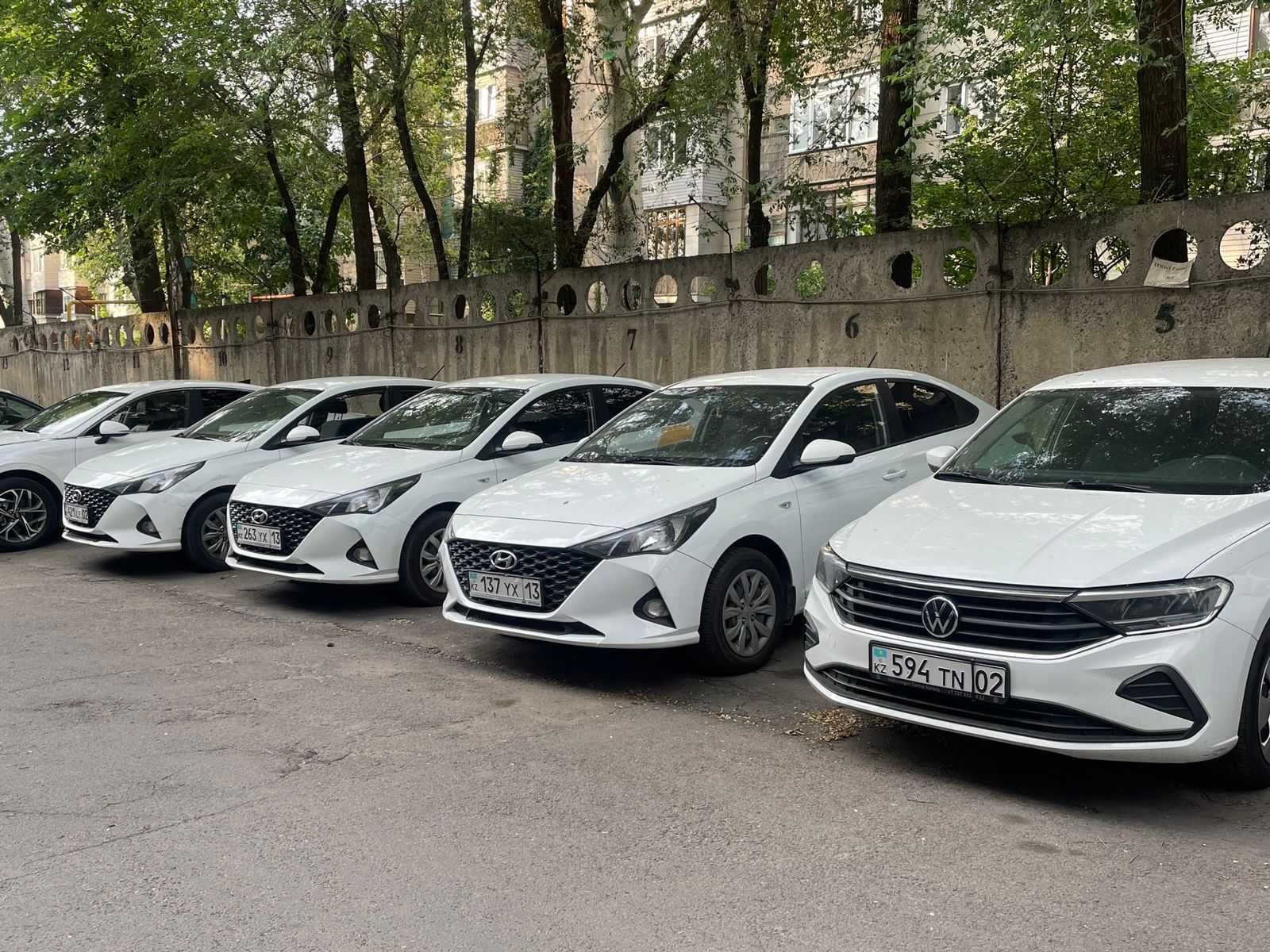 Автомобили в аренду в режиме такси. Яндекс