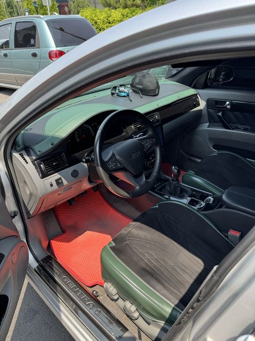 Lacette 2013 sotiladi