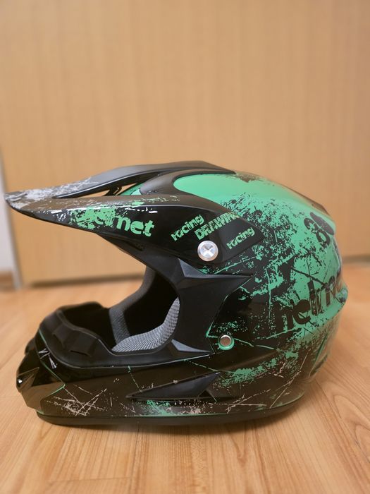Vând casca moto/trotineta si manusi