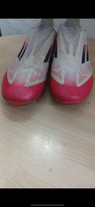 Ghete de fotbal adidas f50 laceless