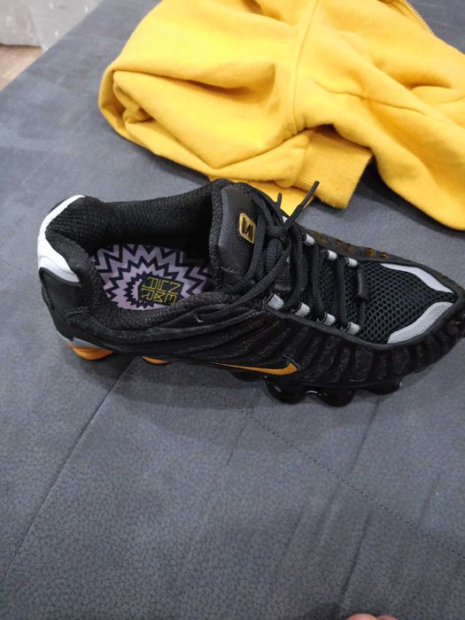 Продавам:Маратонки Nike 43номер