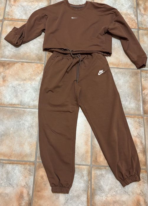 Сет/екип актуален кафяв  цвят за сезона