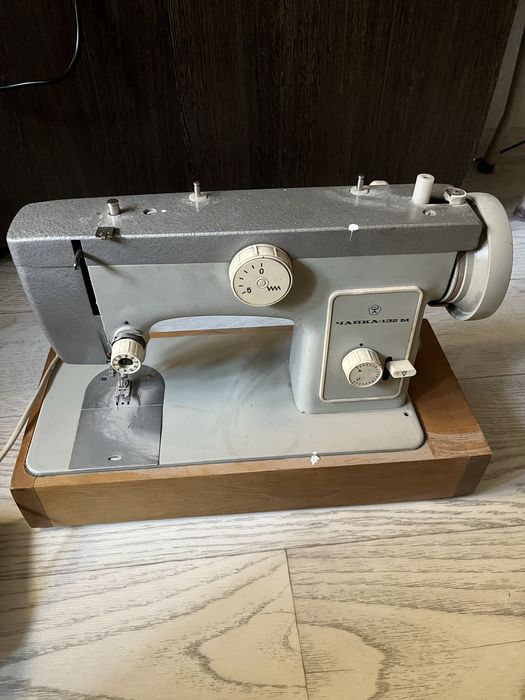 Продам швейную машинку советскую