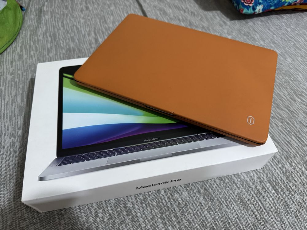 Macbook pro M2 holati zor