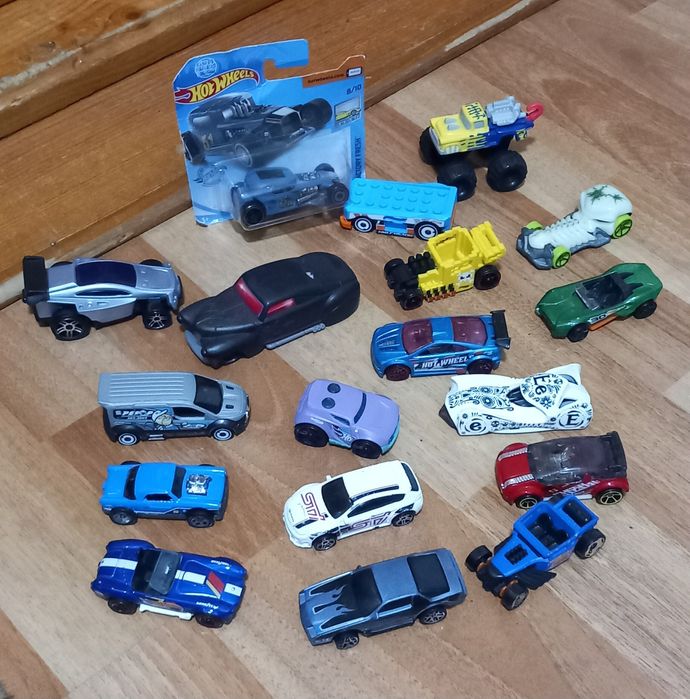 Siku machete si hot wheels