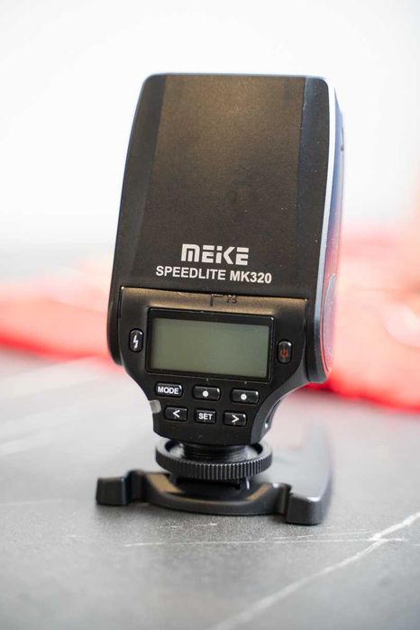 Светкавица MEIKE MK-320S за Sony