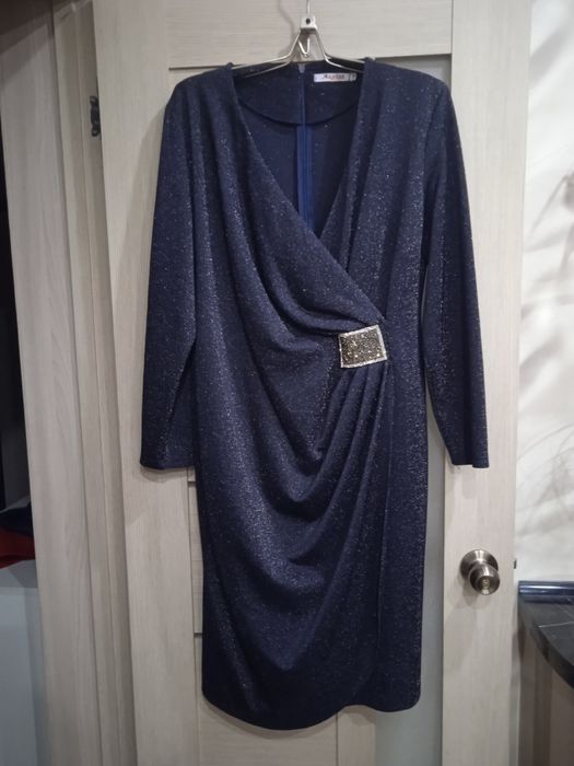 Женская одежда. Платье