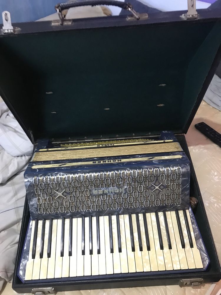 Hohner tango 4 in stare de functionare cu cutie