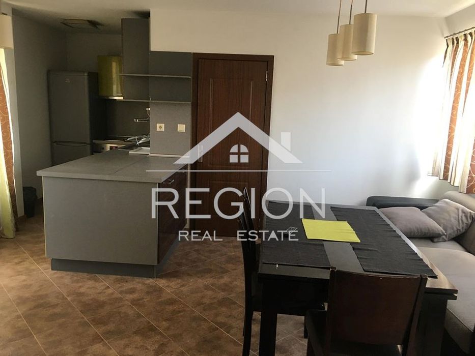 Дава се под наем Тристаен апартамент в Варна, Червен площад - 80 кв.м за 612 € - Снимка #2