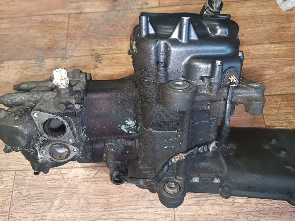 Ямаха X MAX 250 на части