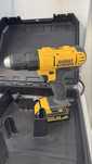 Винтоверт Dewalt DCD771