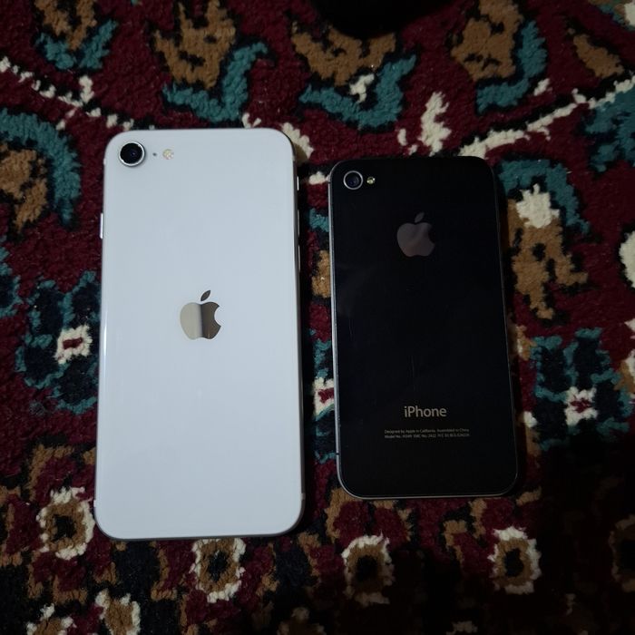 В отличном состояний iphone se2020 iphone 4s