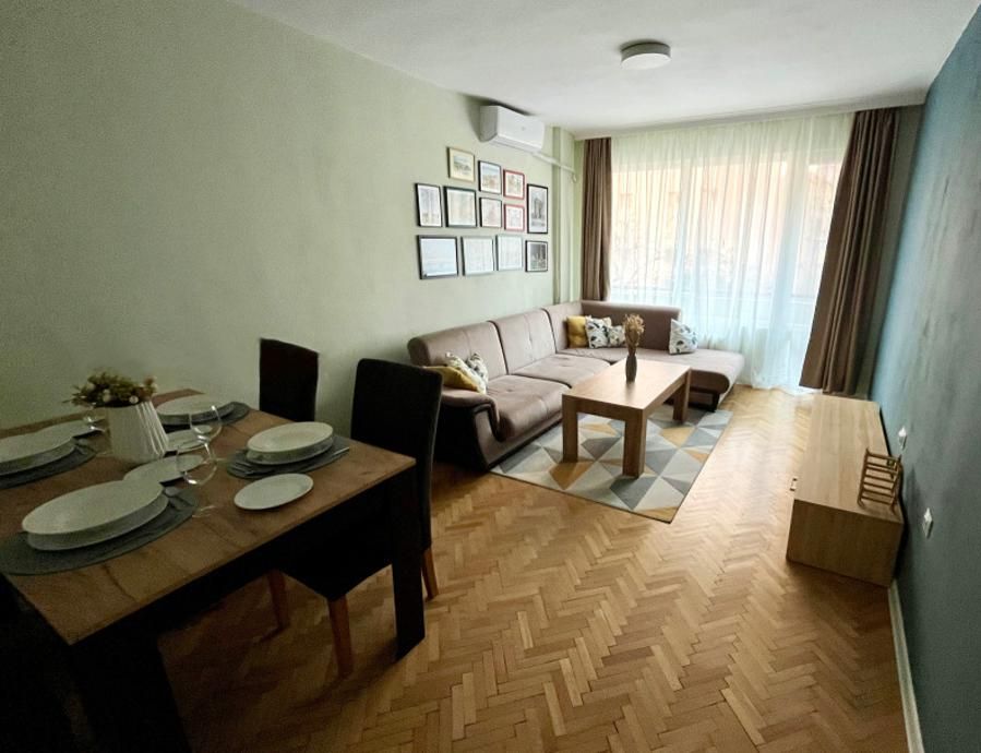 Дава се под наем Двустаен апартамент в София, Център - 65 кв.м за 650 € - Снимка #1